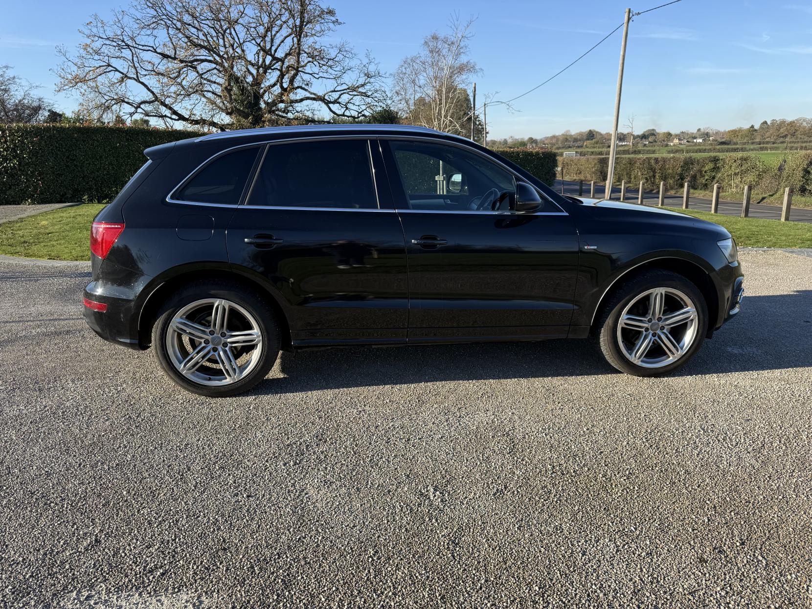 Audi Q5 2.0 TDI S line Plus SUV 5dr Diesel Manual quattro Euro 5 (s/s) (143 ps)