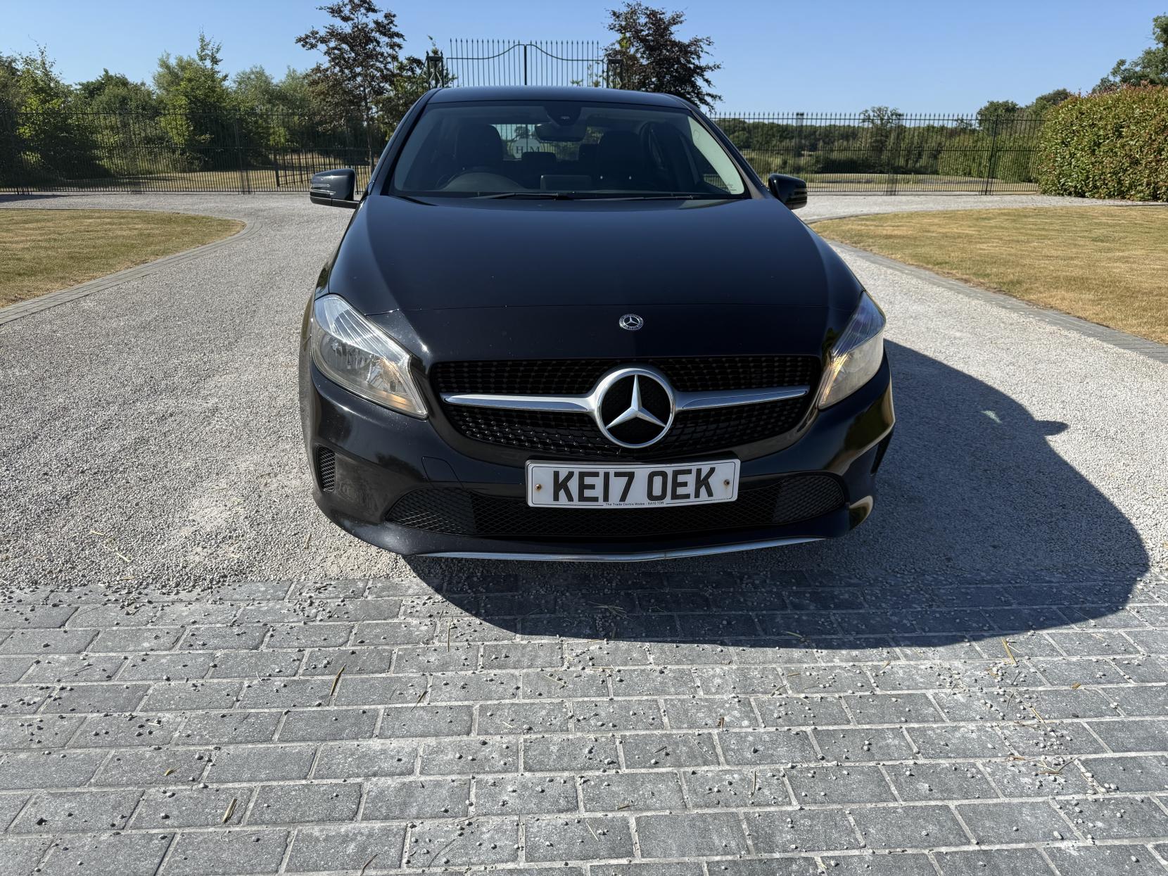 Mercedes-Benz A Class 1.5 A180d Sport Hatchback 5dr Diesel Manual Euro 6 (s/s) (109 ps)