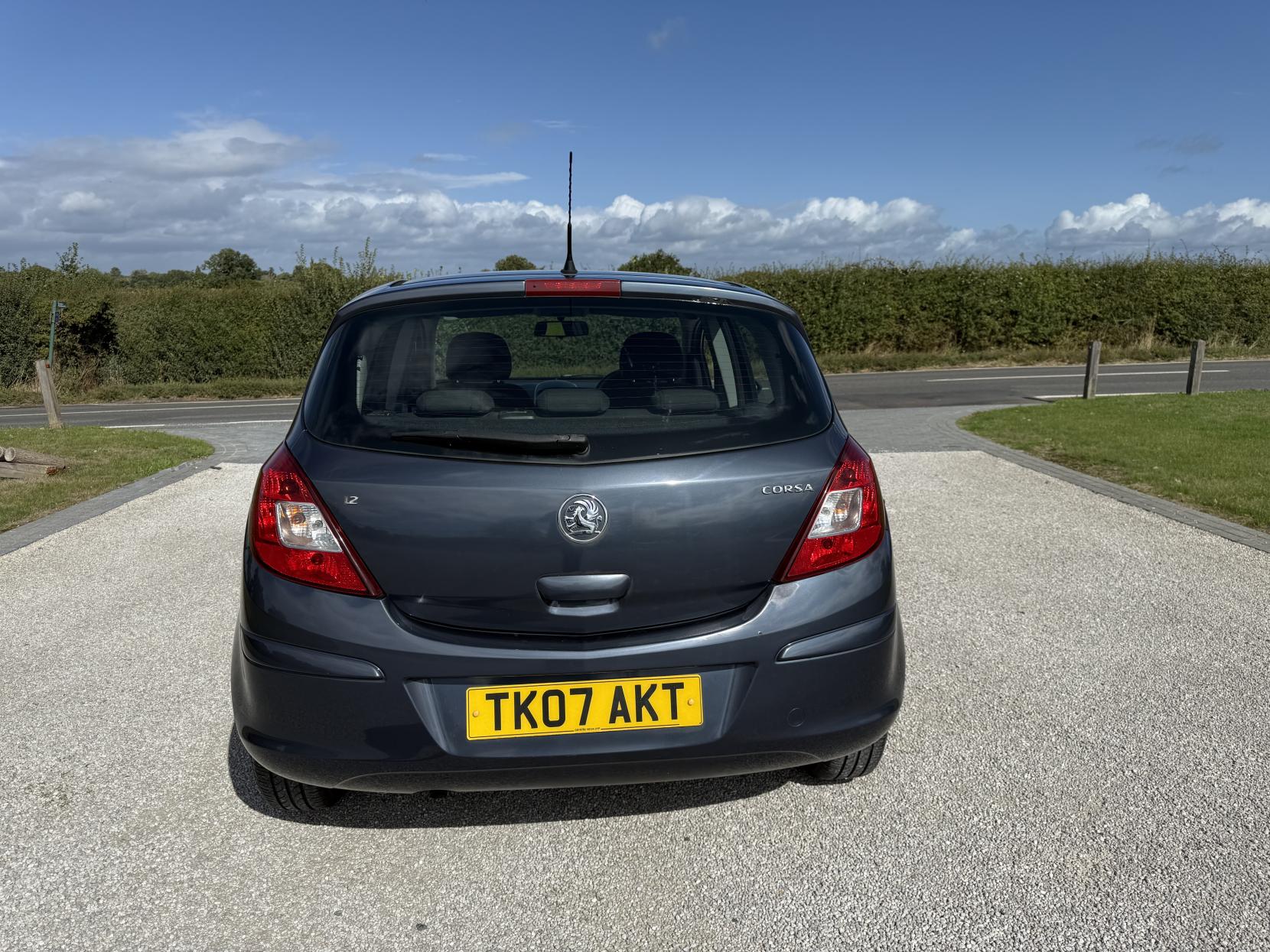 Vauxhall Corsa 1.2i 16v Life Hatchback 5dr Petrol Manual (139 g/km, 79 bhp)