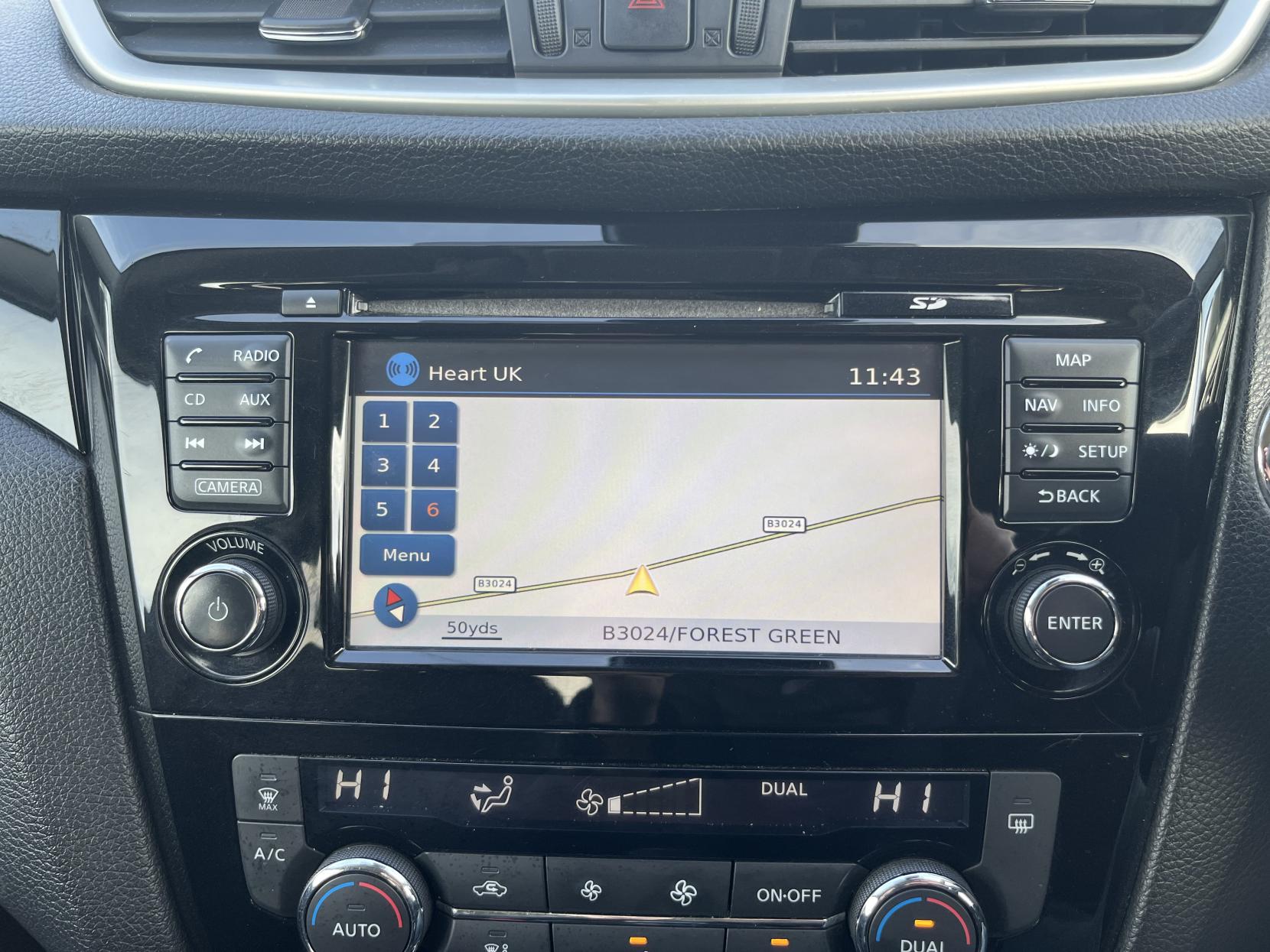 Nissan Qashqai 1.2 DIG-T N-Connecta SUV 5dr Petrol Manual 2WD Euro 6 (s/s) (115 ps)