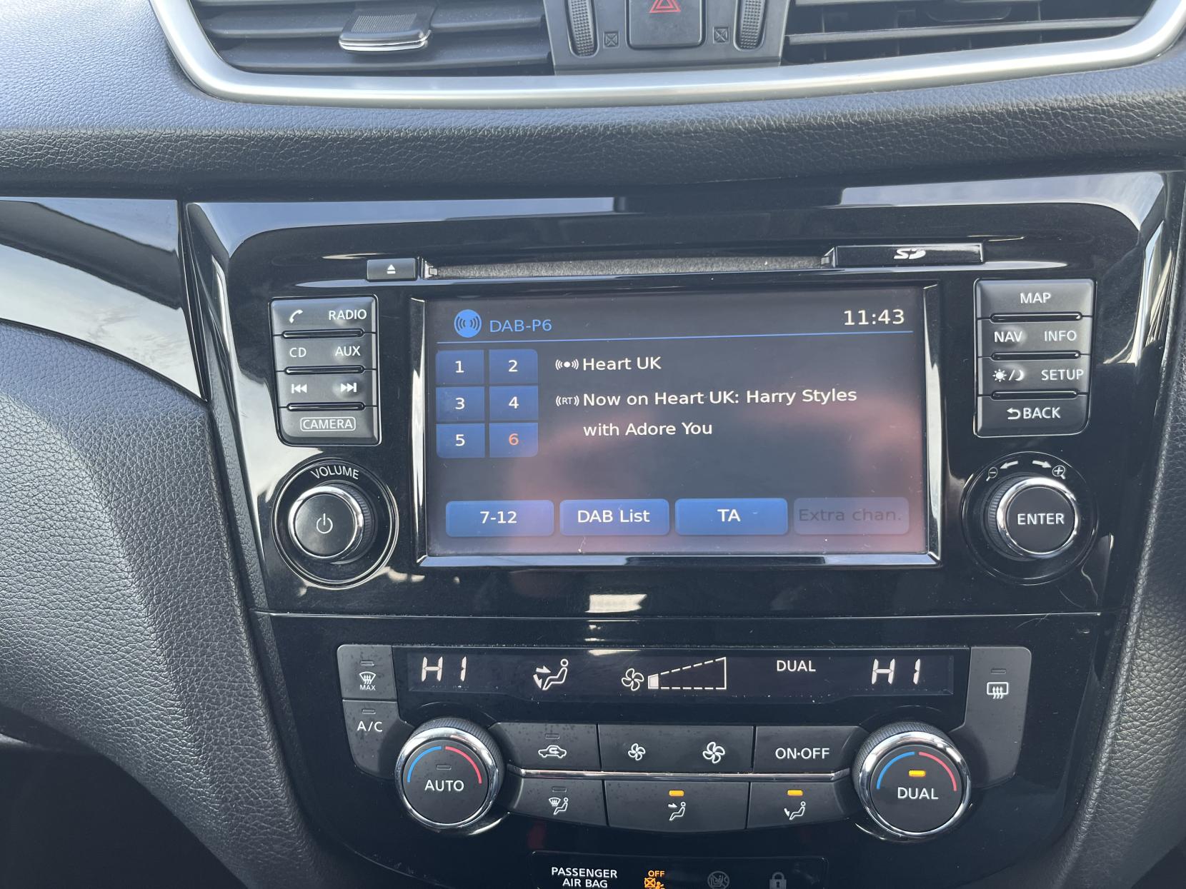 Nissan Qashqai 1.2 DIG-T N-Connecta SUV 5dr Petrol Manual 2WD Euro 6 (s/s) (115 ps)