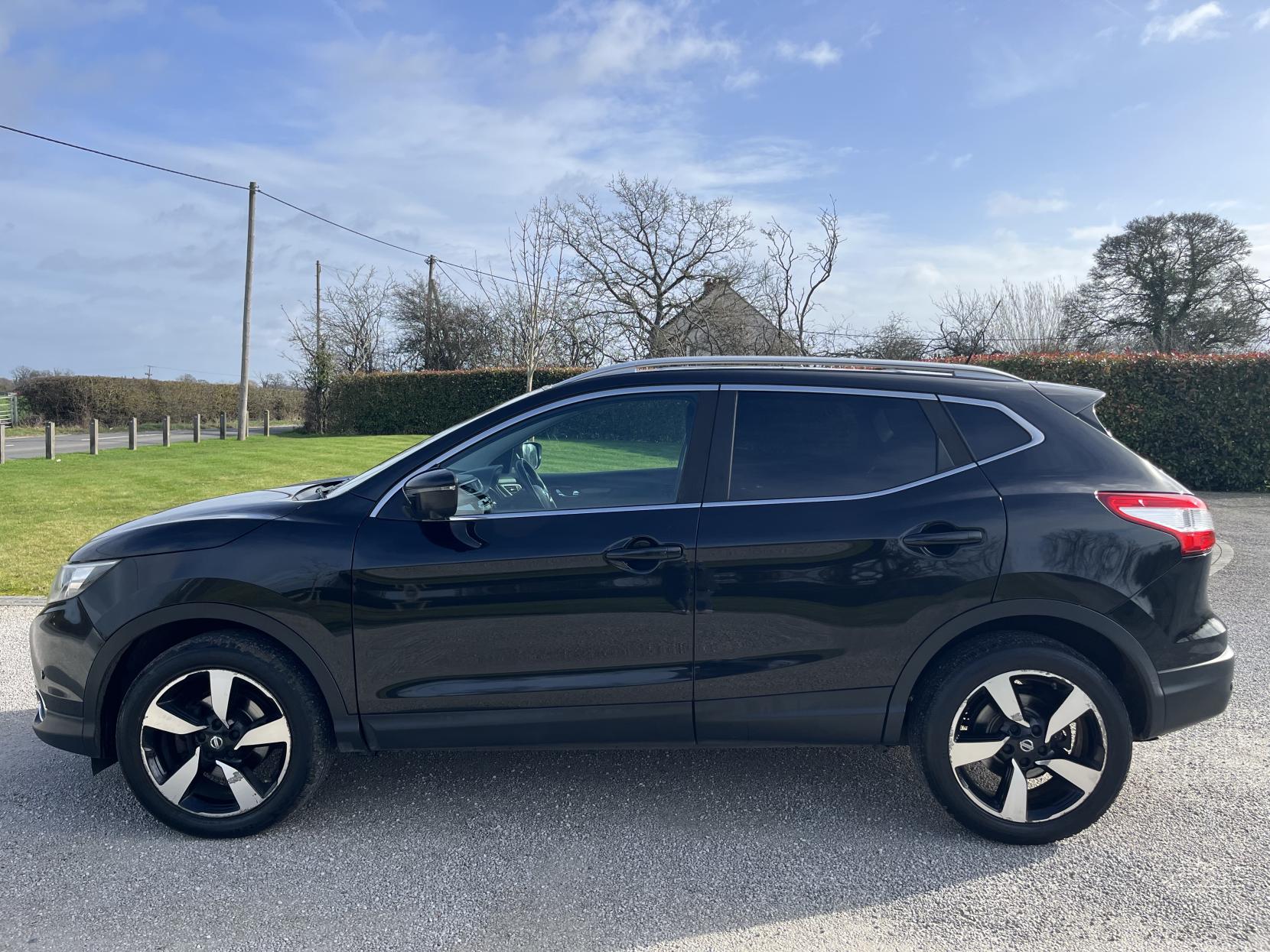 Nissan Qashqai 1.2 DIG-T N-Connecta SUV 5dr Petrol Manual 2WD Euro 6 (s/s) (115 ps)