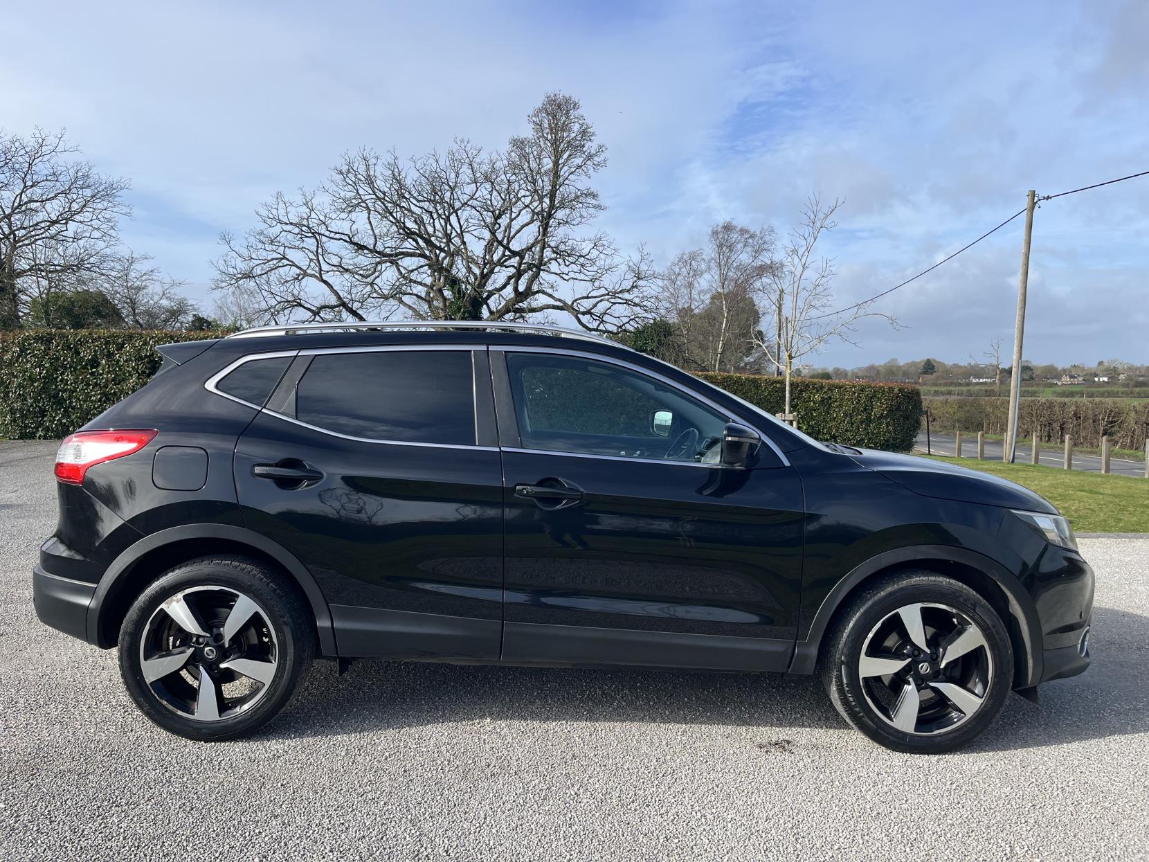 Nissan Qashqai 1.2 DIG-T N-Connecta SUV 5dr Petrol Manual 2WD Euro 6 (s/s) (115 ps)