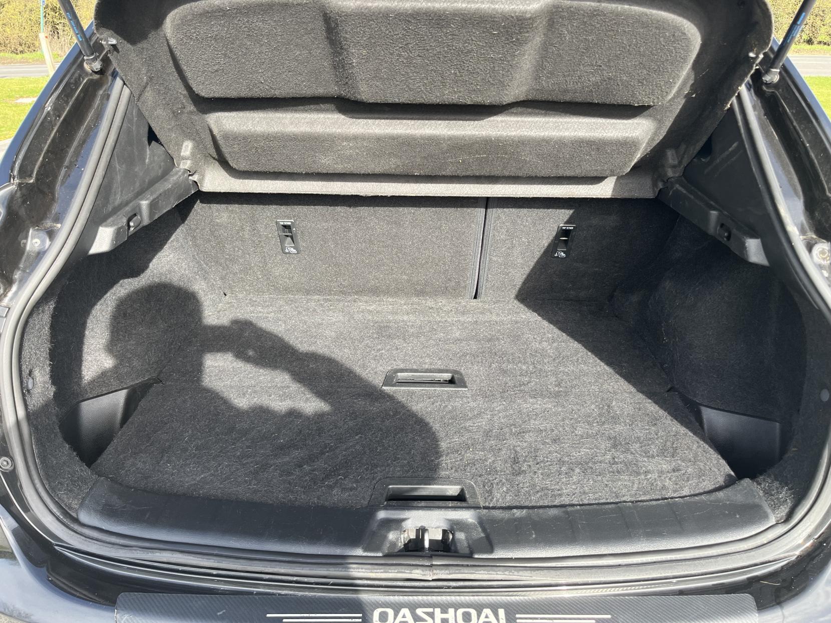 Nissan Qashqai 1.2 DIG-T N-Connecta SUV 5dr Petrol Manual 2WD Euro 6 (s/s) (115 ps)