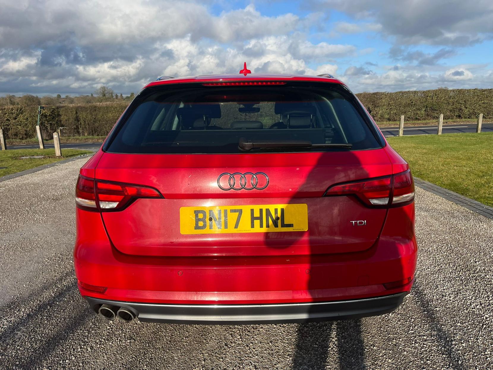 Audi A4 Avant 2.0 TDI ultra Sport Estate 5dr Diesel Manual Euro 6 (s/s) (190 ps)