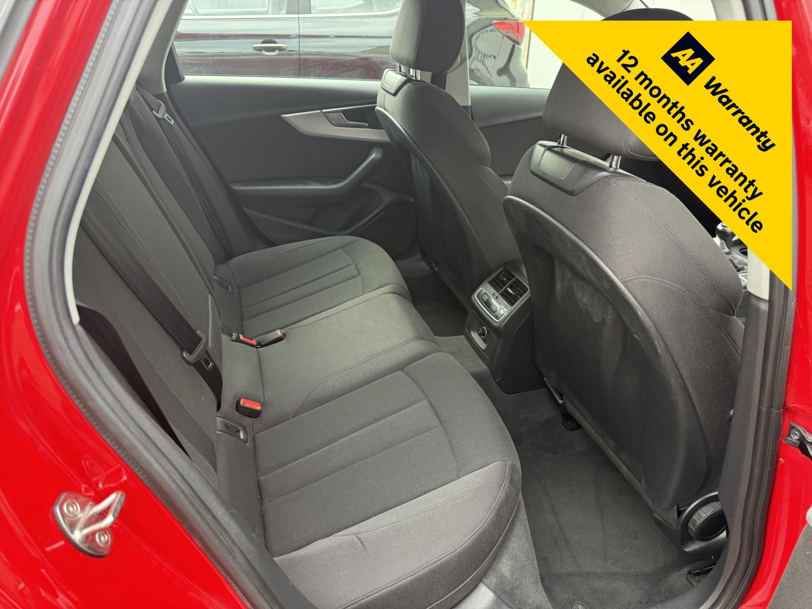 Audi A4 Avant 2.0 TDI ultra Sport Estate 5dr Diesel Manual Euro 6 (s/s) (190 ps)