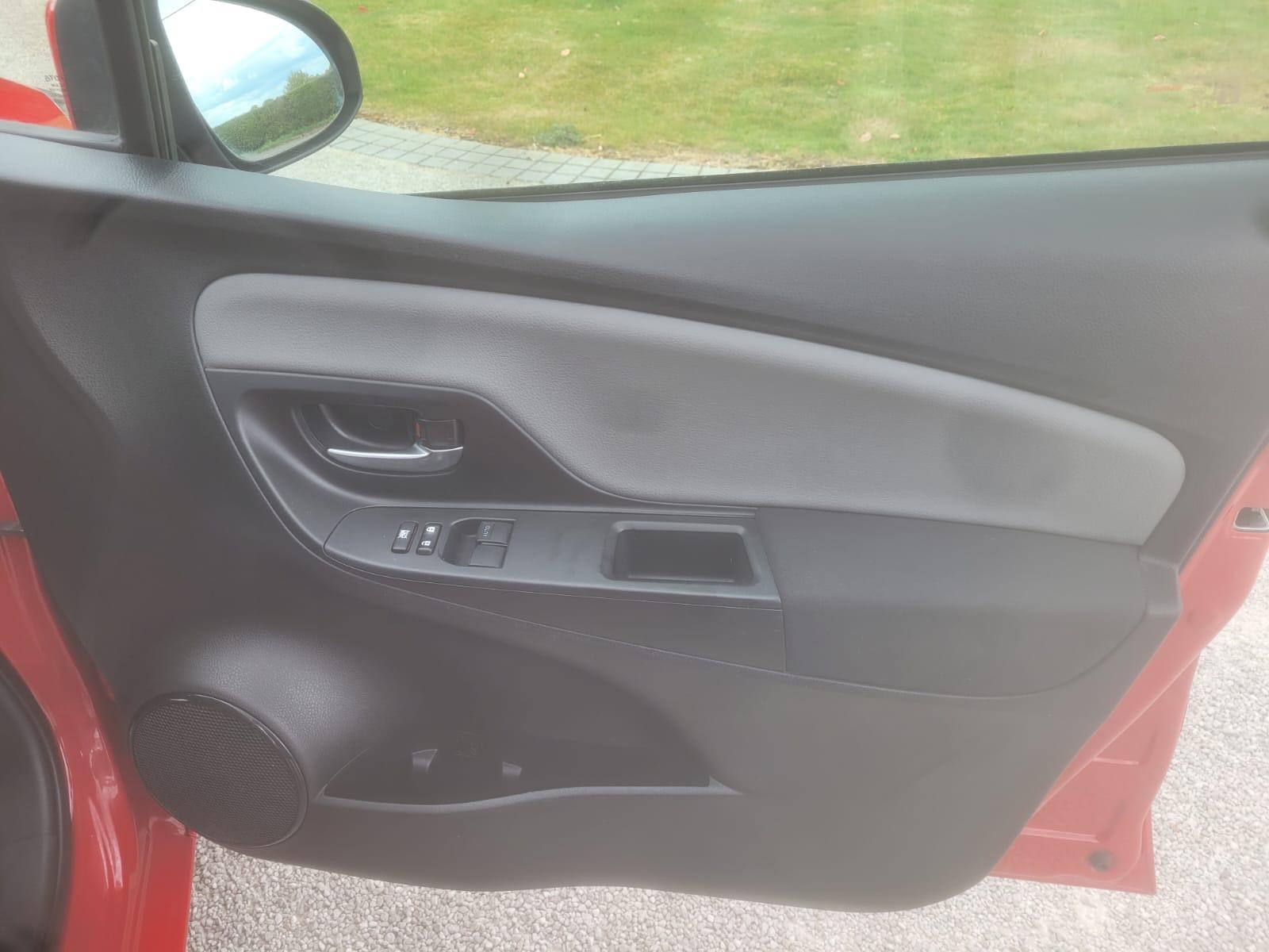Toyota Yaris 1.5 VVT-i Icon Tech Hatchback 5dr Petrol Manual Euro 6 (111 ps)