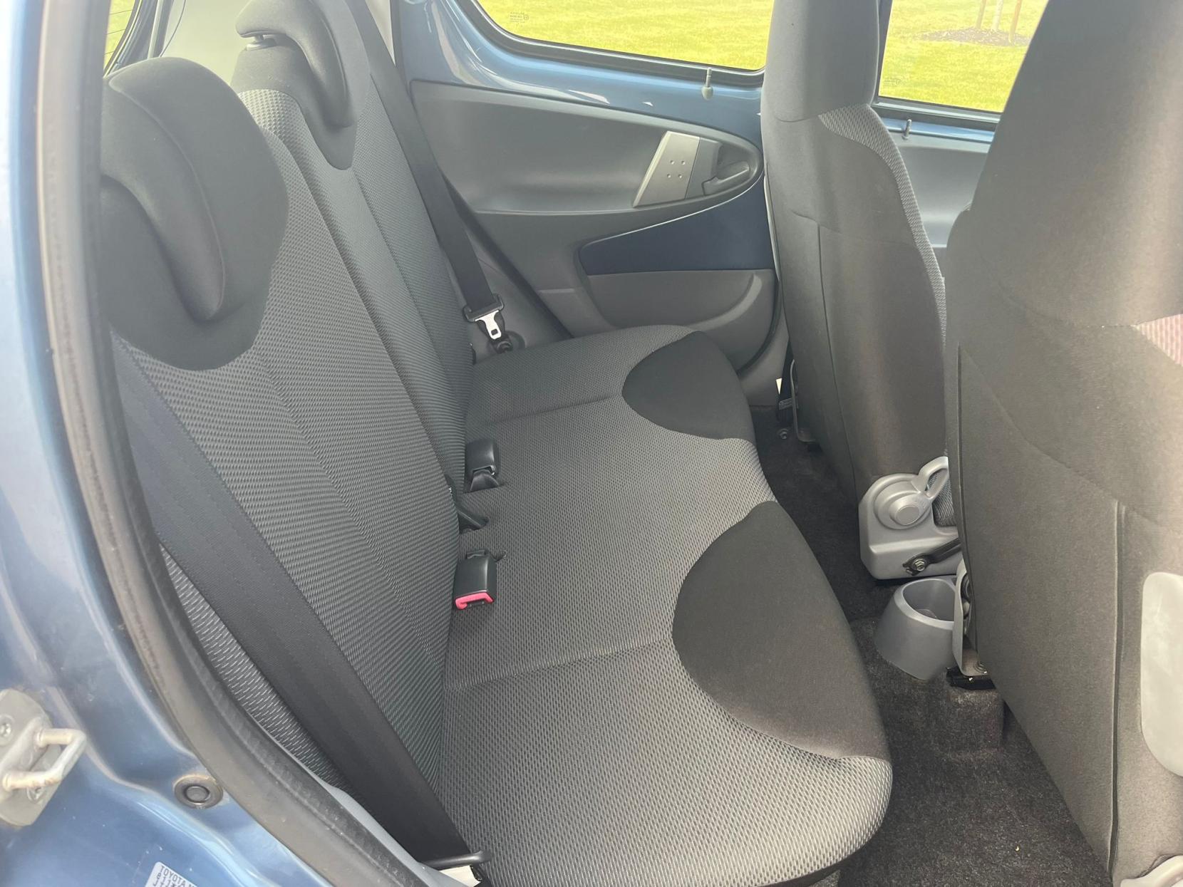 Toyota AYGO 1.0 VVT-i Blue Hatchback 5dr Petrol Manual Euro 4 (67 bhp)