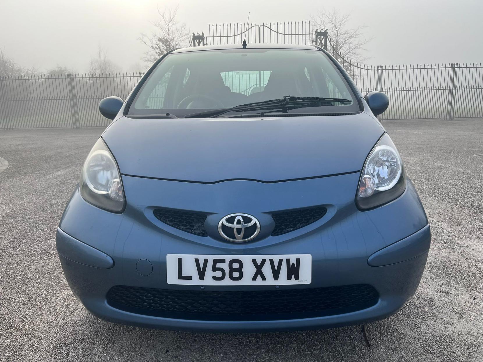 Toyota AYGO 1.0 VVT-i Blue Hatchback 5dr Petrol Manual Euro 4 (67 bhp)