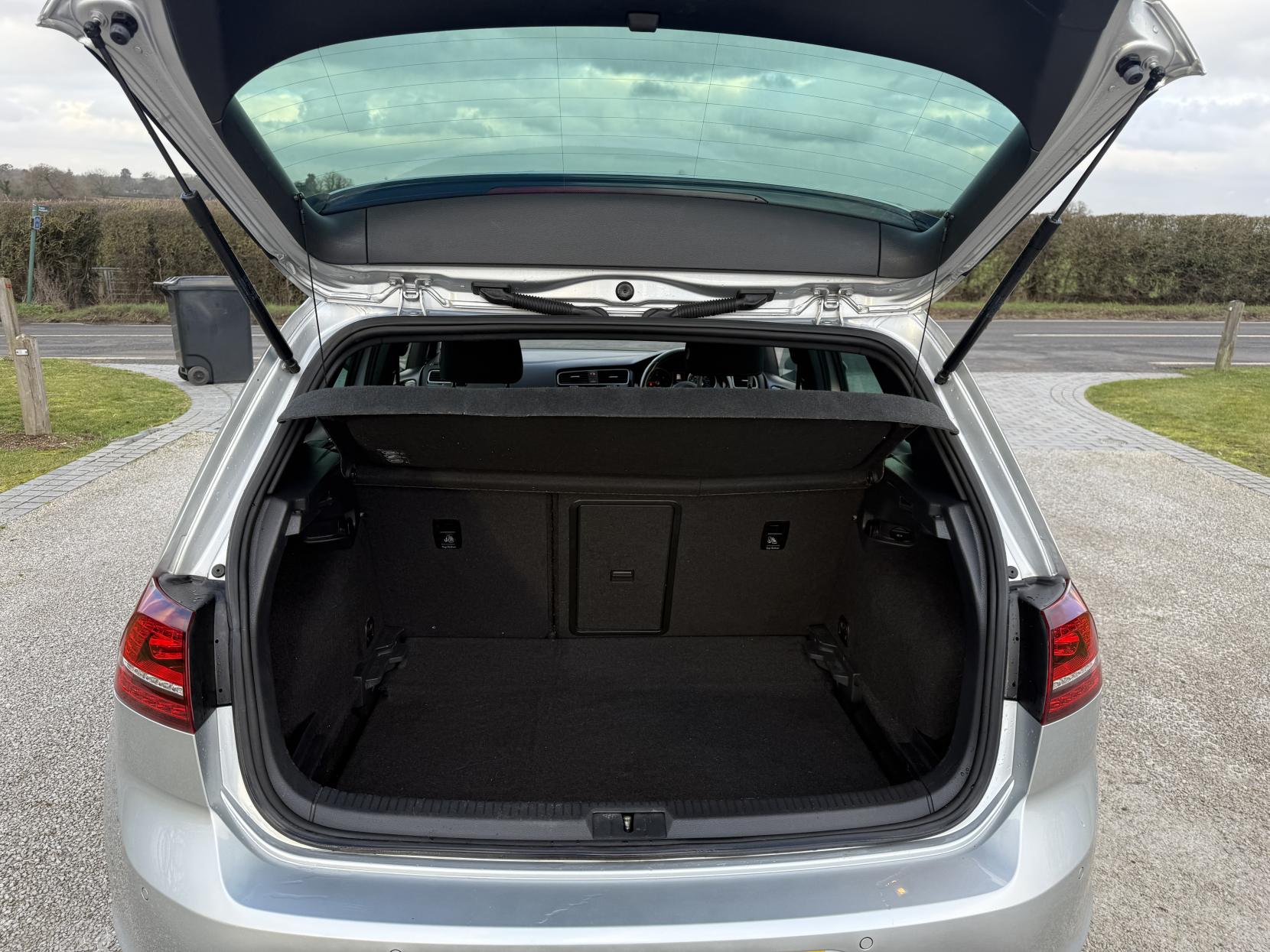 Volkswagen Golf 2.0 TDI BlueMotion Tech GTD Hatchback 5dr Diesel Manual Euro 6 (s/s) (184 ps)