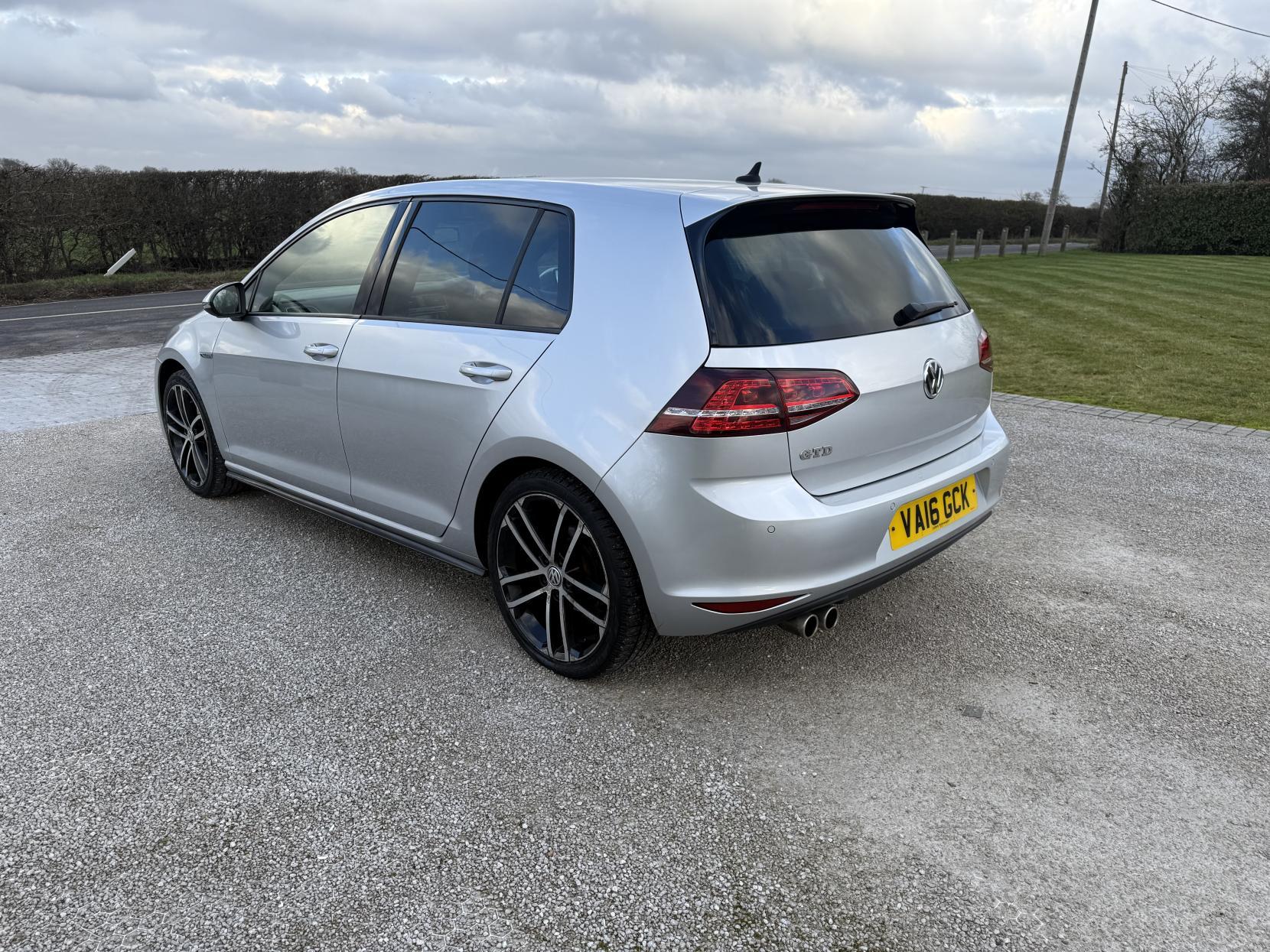 Volkswagen Golf 2.0 TDI BlueMotion Tech GTD Hatchback 5dr Diesel Manual Euro 6 (s/s) (184 ps)