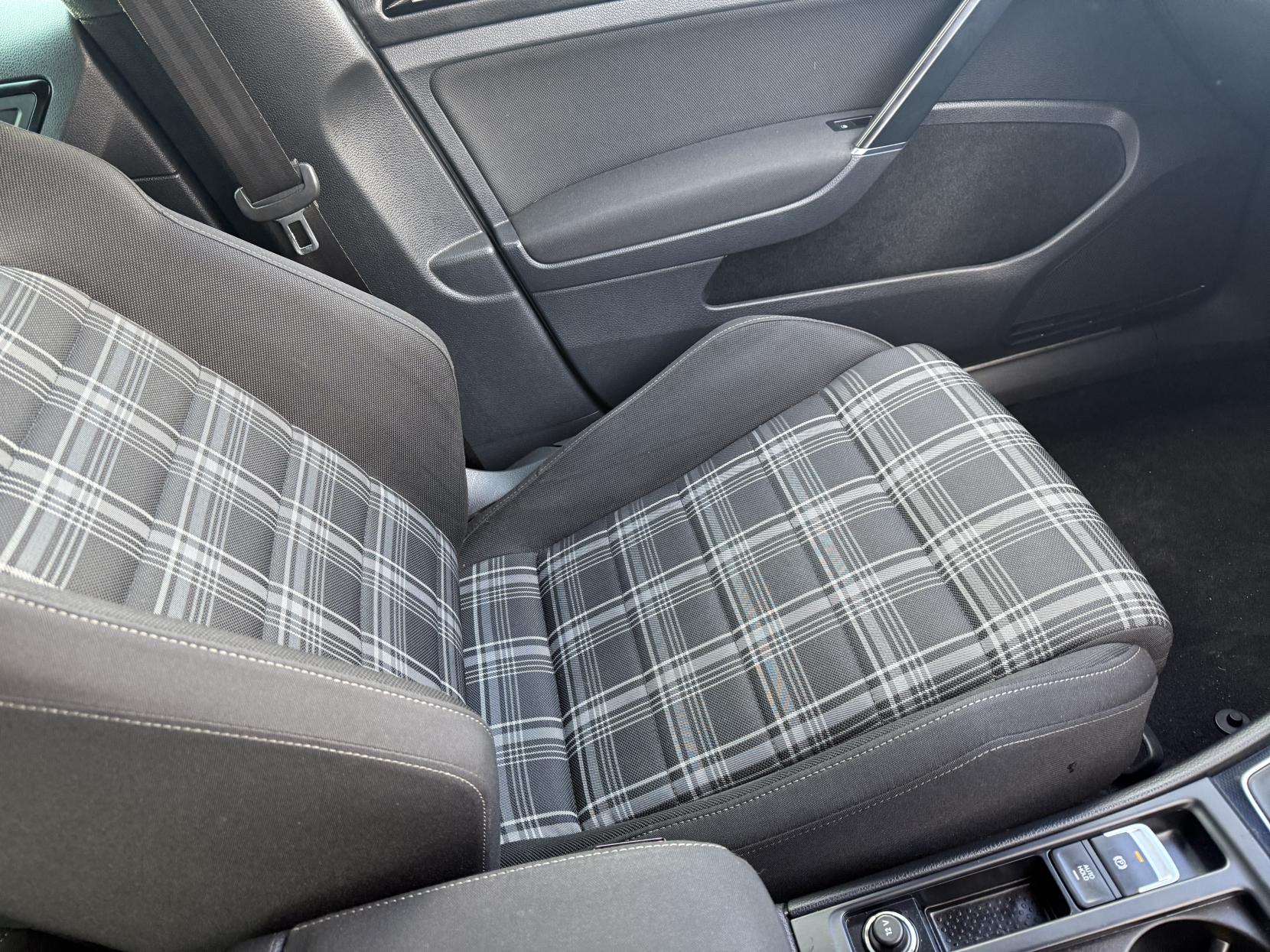 Volkswagen Golf 2.0 TDI BlueMotion Tech GTD Hatchback 5dr Diesel Manual Euro 6 (s/s) (184 ps)