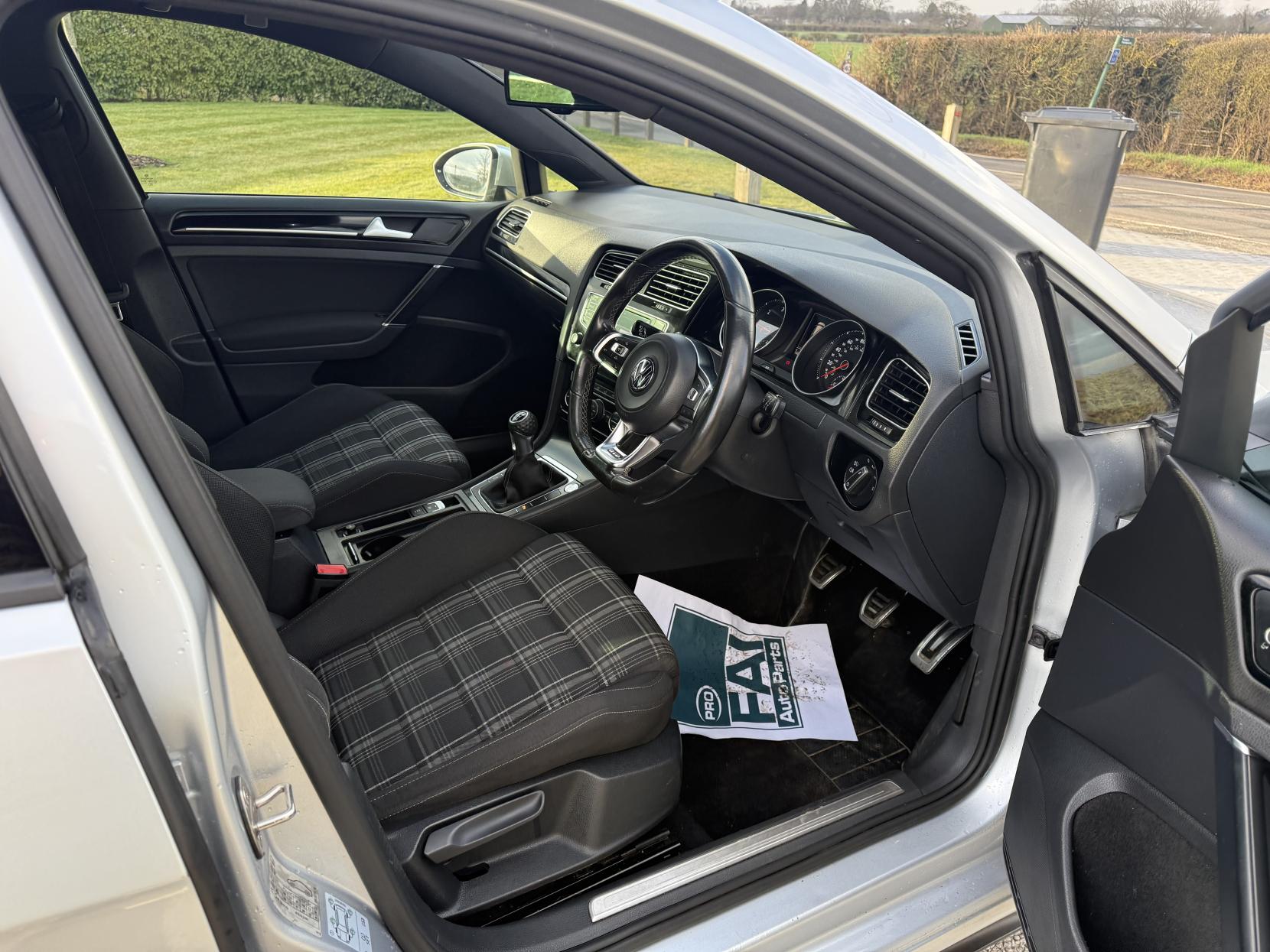 Volkswagen Golf 2.0 TDI BlueMotion Tech GTD Hatchback 5dr Diesel Manual Euro 6 (s/s) (184 ps)