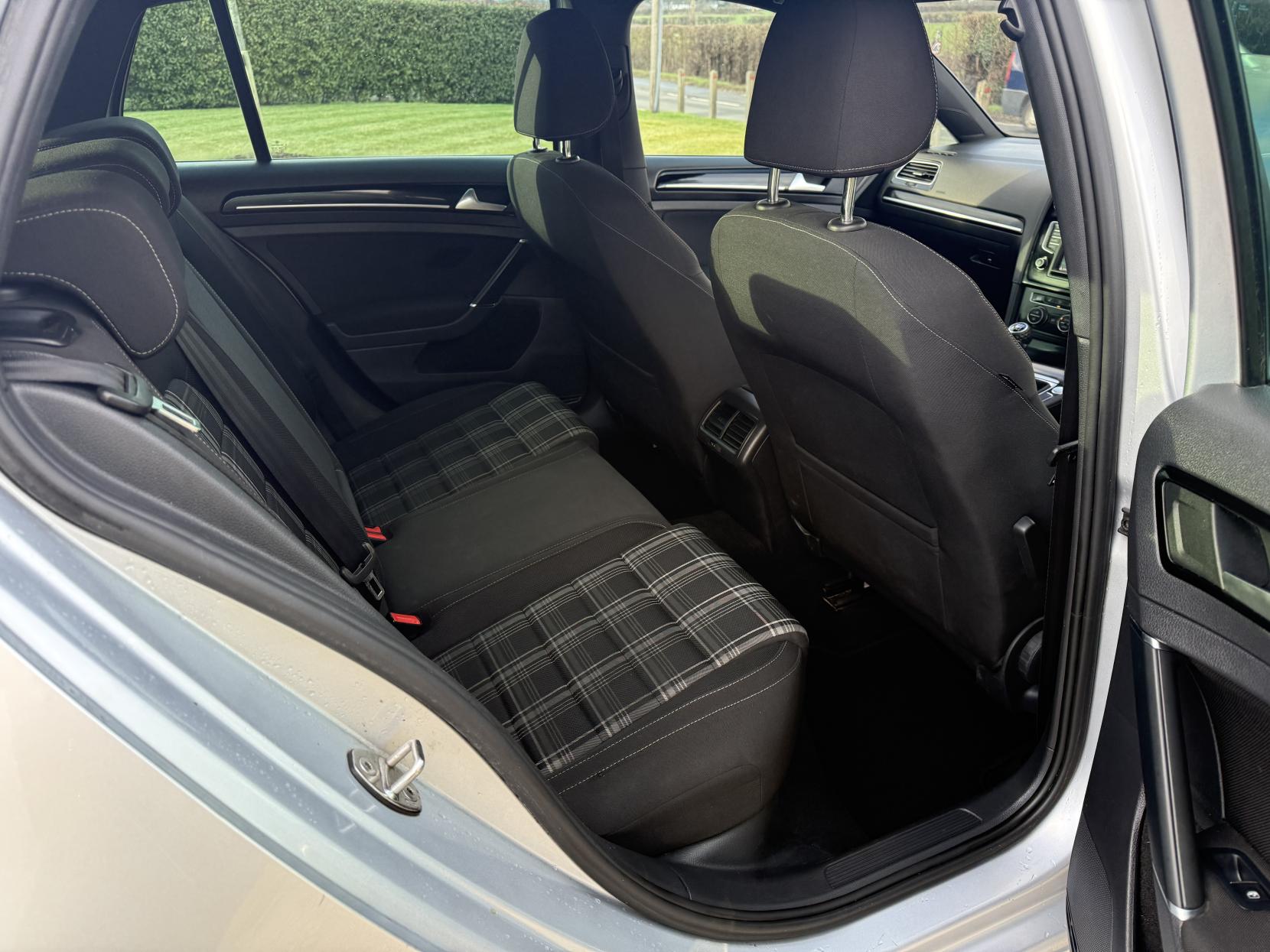 Volkswagen Golf 2.0 TDI BlueMotion Tech GTD Hatchback 5dr Diesel Manual Euro 6 (s/s) (184 ps)