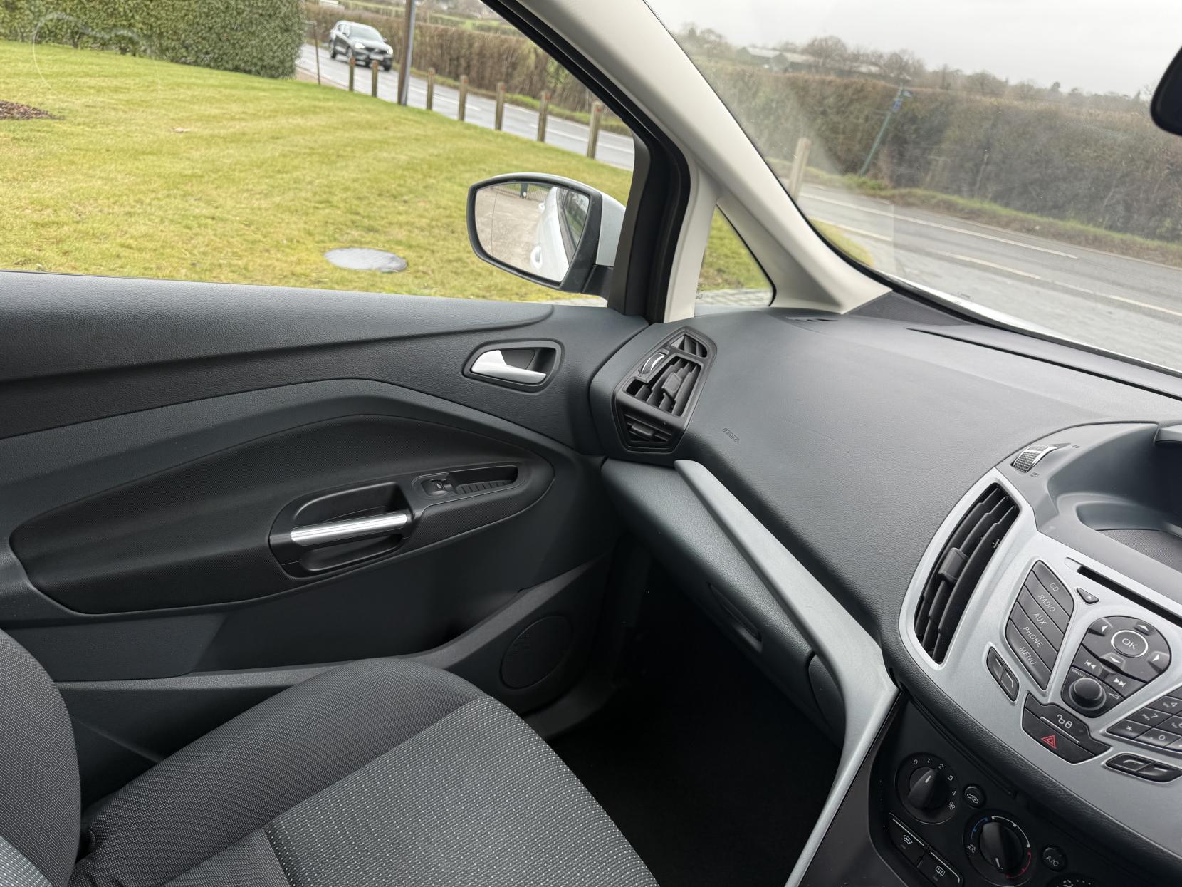 Ford C-Max 1.0T EcoBoost Zetec MPV 5dr Petrol Manual Euro 5 (s/s) (125 ps)